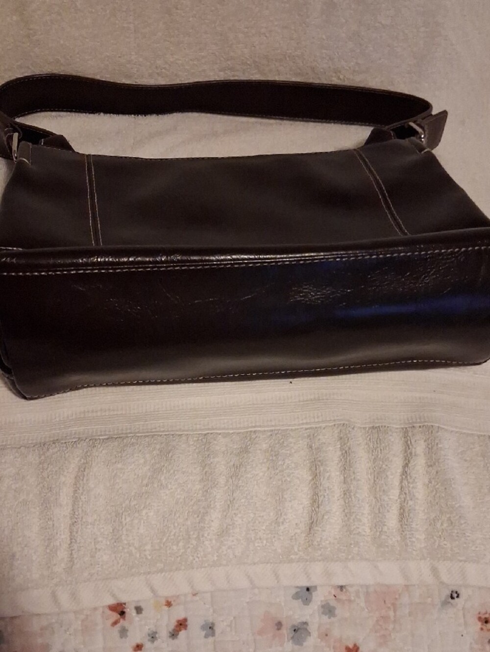 Nine West Black Shoulder Bag with White Contrast Stitching - Picture 4 of 9